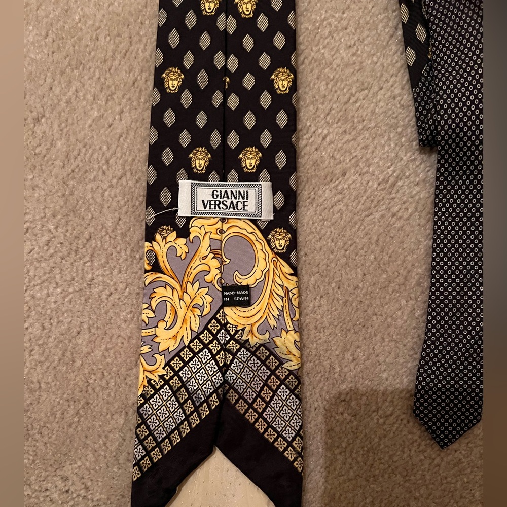 Versace necktie - Picture 2 of 2